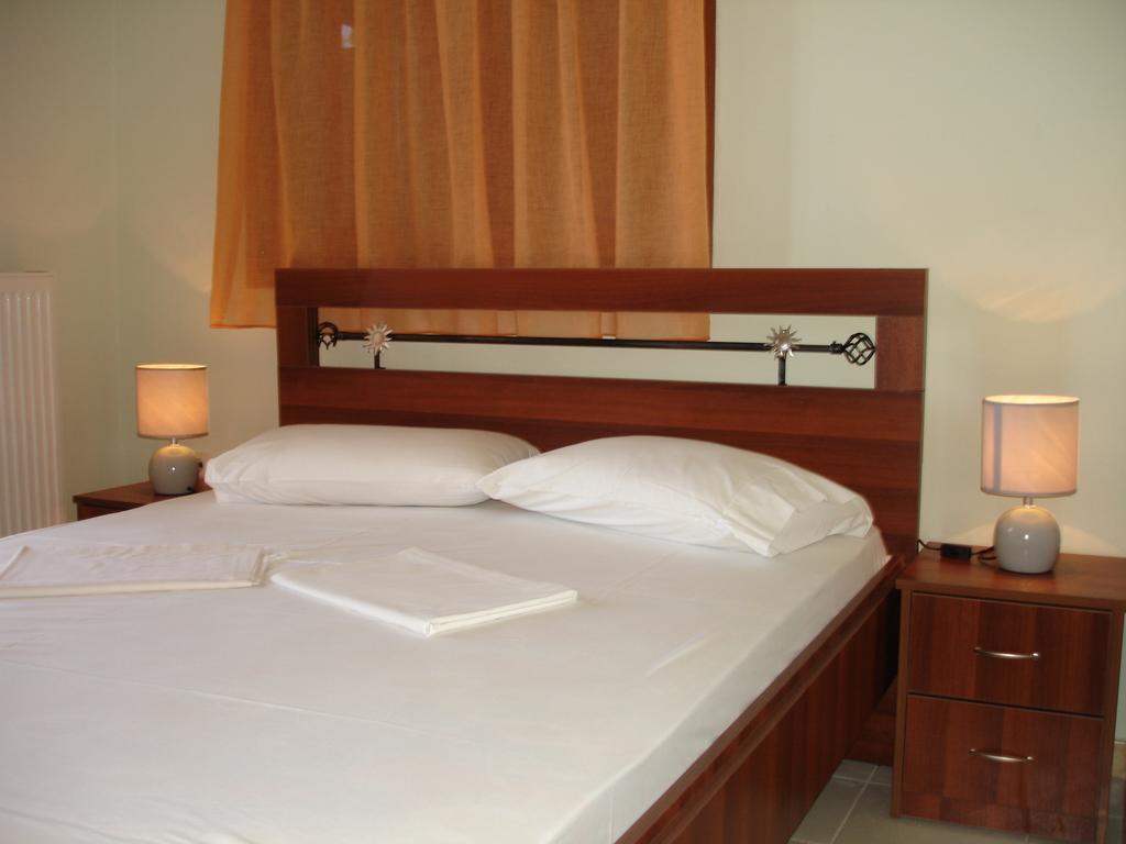 Paschos Rooms Sívota Exterior foto