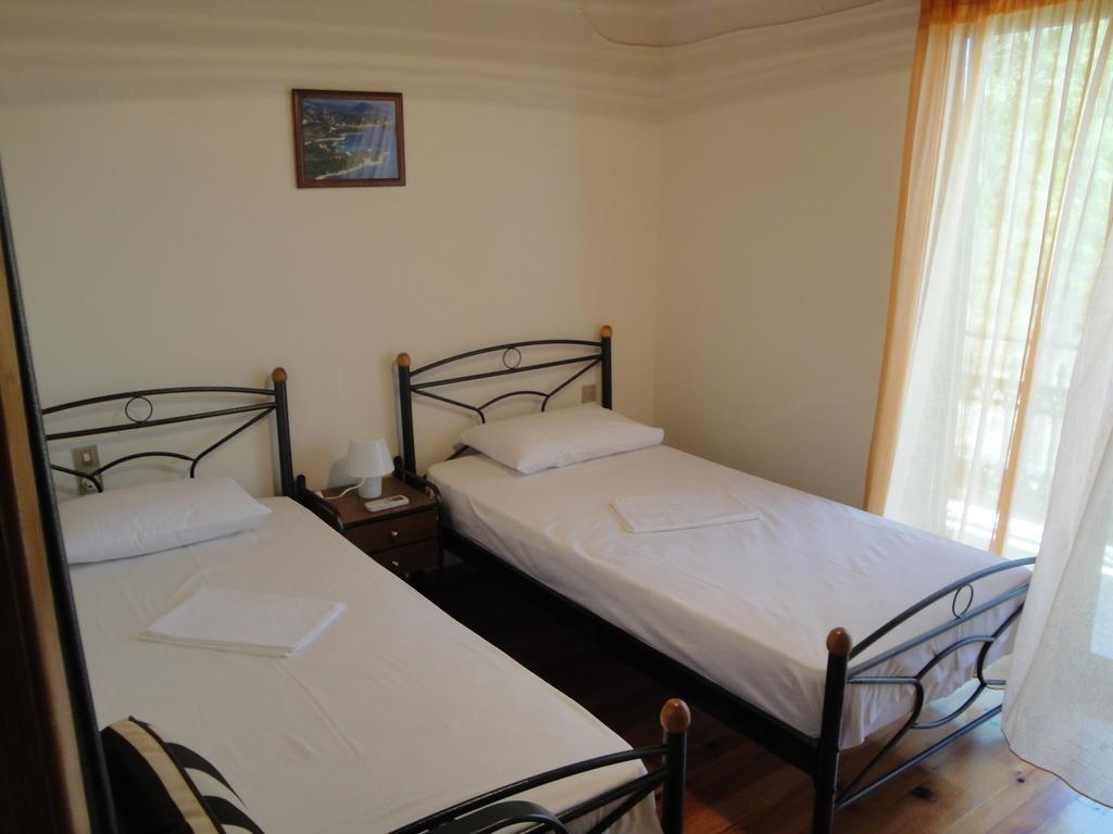 Paschos Rooms Sívota Cameră foto