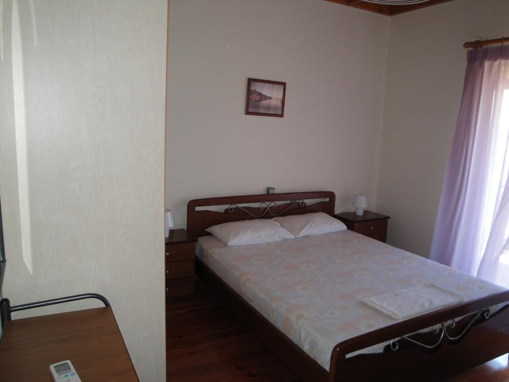 Paschos Rooms Sívota Cameră foto