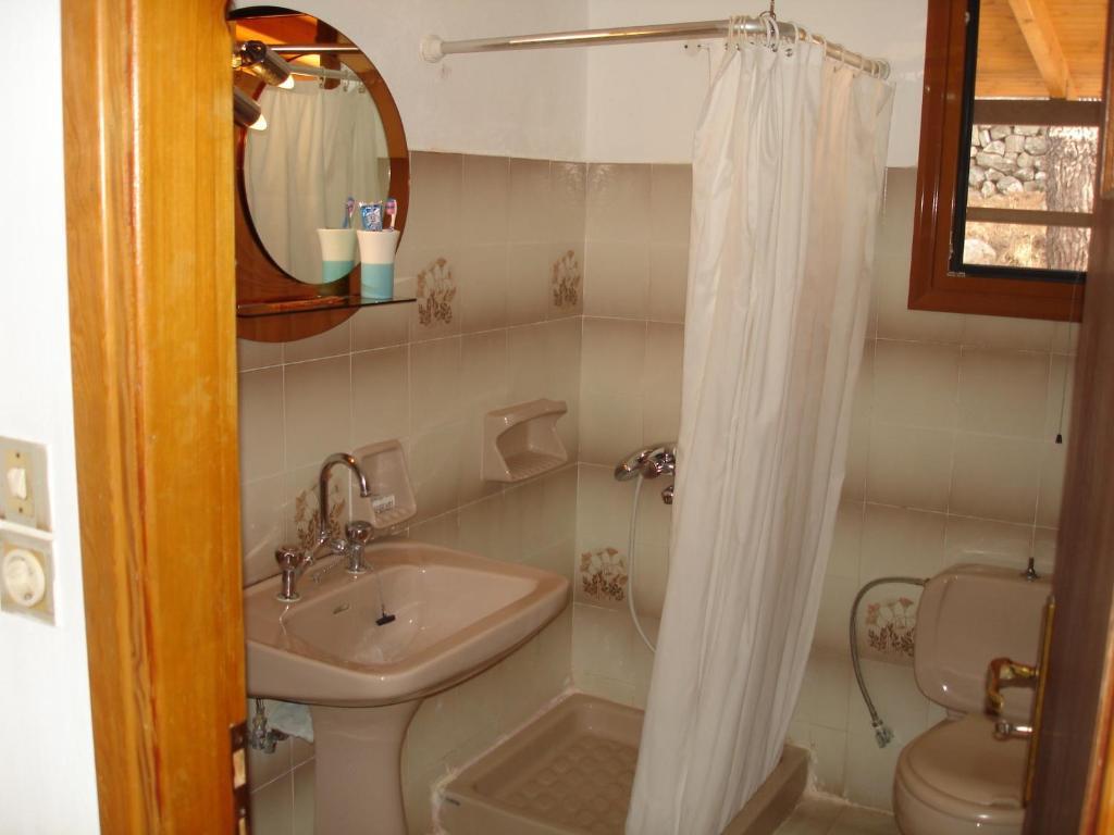 Paschos Rooms Sívota Cameră foto
